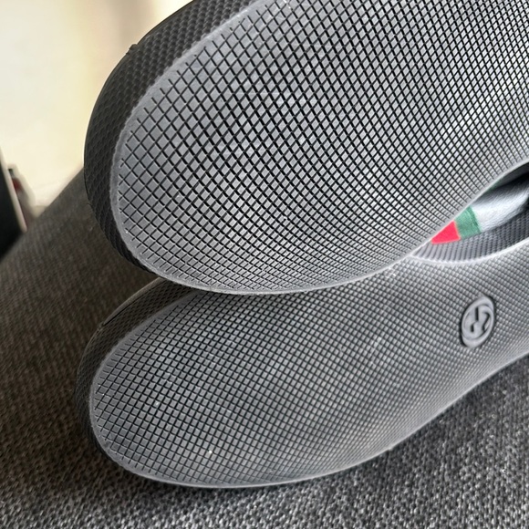 Gucci Black High-Top Sneakers with Red and Green Stripes - Picture 10 of 13